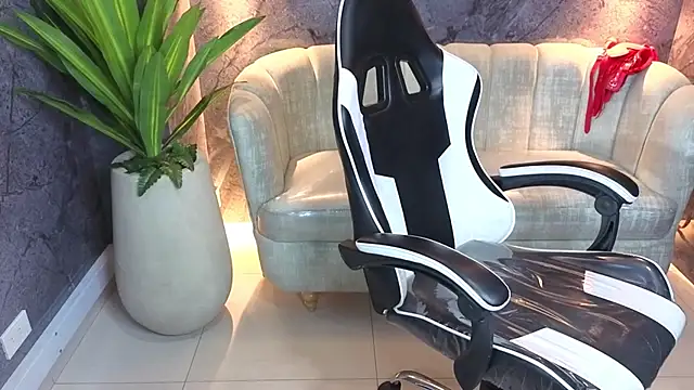 Lisa Doll Tx online show from March 21, 2026, 7:28 pm