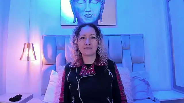 Charlotte-Sweet- online show from February 9, 2026, 8:13 pm