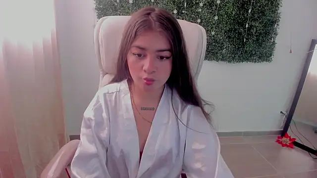 Snapshot of Brunnettee_1 chatting on July 12, 2026, 4:53 pm Brunnettee 1 online show from July 12, 2026, 4:53 pm
