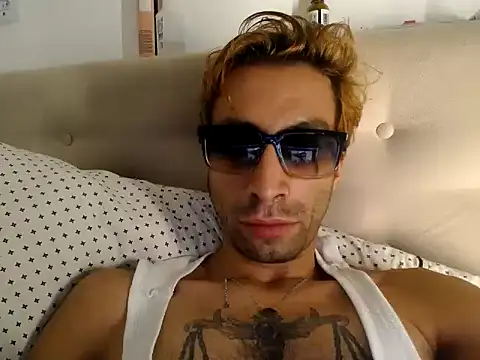 lekzl online show from February 6, 2026, 1:32 am