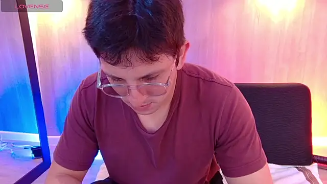 LiiamGrey online show from February 9, 2026, 8:02 pm