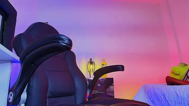 Axell Kussh online show from March 20, 2026, 3:22 am