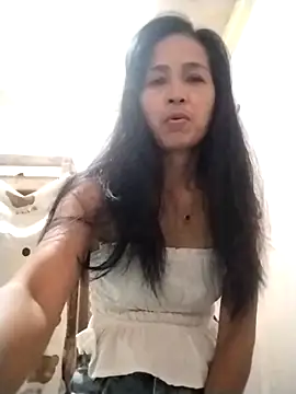 Snapshot of sweet_maxine44 chatting on April 25, 2026, 11:57 pm sweet maxine44 online show from April 25, 2026, 11:57 pm