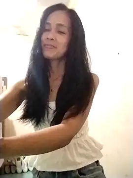Snapshot of sweet_maxine44 chatting on April 30, 2026, 12:00 pm sweet maxine44 online show from April 30, 2026, 12:00 pm