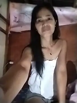 Snapshot of sweet_maxine44 chatting on May 21, 2026, 10:28 pm sweet maxine44 online show from May 21, 2026, 10:28 pm