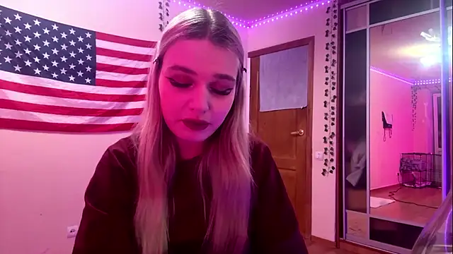 MiaBerlateen online show from March 9, 2026, 7:18 pm