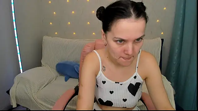 RealJessy  online show from February 12, 2026, 3:23 am