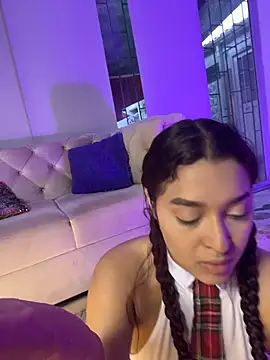 Emily Harpeer online show from July 11, 2026, 11:46 am