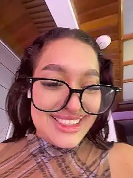 Emily Harpeer online show from July 30, 2026, 11:42 am