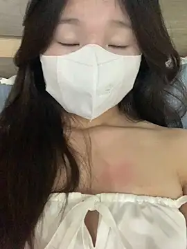 Rin-yiyi online show from March 4, 2026, 5:13 am