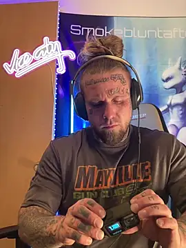 Smokebluntafterblunt online show from March 4, 2026, 2:17 am