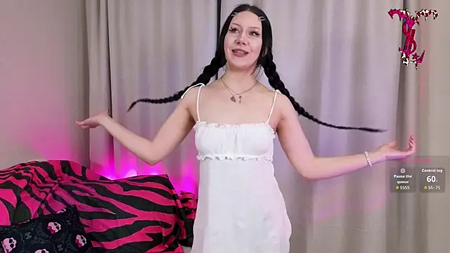 xdigitalxhoe online show from May 4, 2026, 8:38 pm
