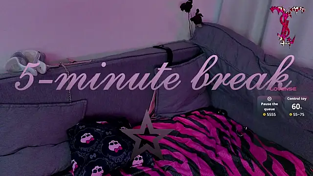 xdigitalxhoe online show from June 11, 2026, 2:53 am