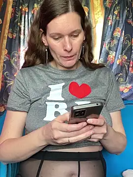 Snapshot of Midnight_Munch chatting on June 10, 2026, 1:10 pm Midnight Munch online show from June 10, 2026, 1:10 pm