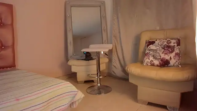 shantall cruzz online show from March 24, 2026, 3:44 am