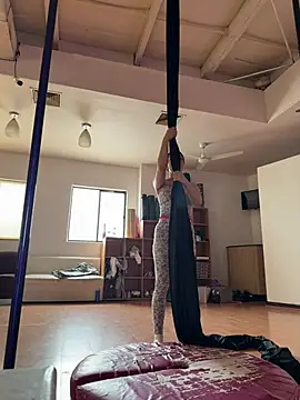 morenitafit online show from February 7, 2026, 7:50 pm