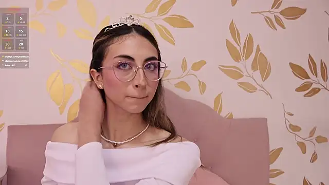 Snapshot of EmmaClark__ chatting on March 4, 2026, 10:05 pm EmmaClark online show from March 4, 2026, 10:05 pm