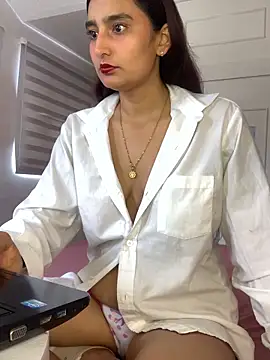 -BabyLuna online show from February 21, 2026, 2:18 pm