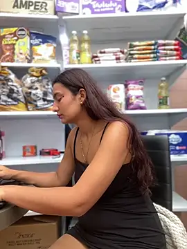 -BabyLuna online show from March 12, 2026, 1:06 pm