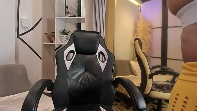 Abi sexxx1 online show from March 25, 2026, 9:43 pm