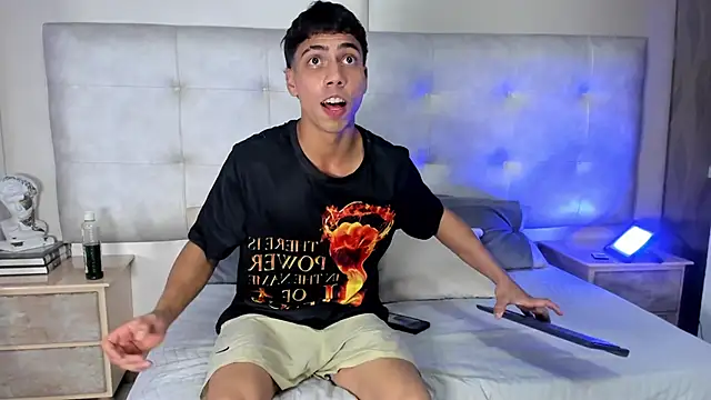 AnyelMiller online show from February 10, 2026, 3:32 am