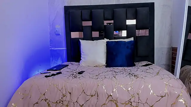 Natachalatina online show from February 10, 2026, 1:26 pm