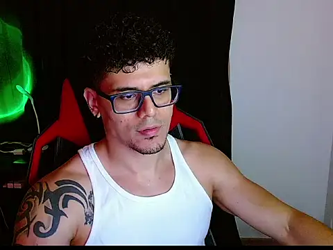 Logan0626 online show from February 11, 2026, 12:48 am