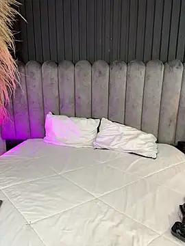 Nanda vixen  online show from March 14, 2026, 7:30 pm