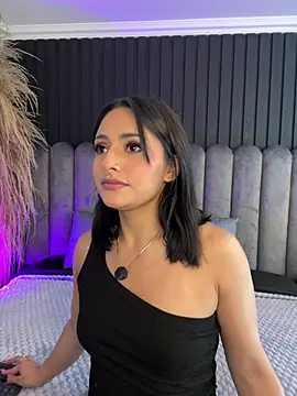 Nanda vixen  online show from May 7, 2026, 11:10 pm