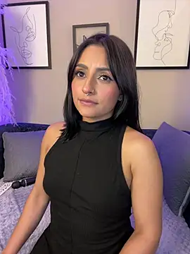 Nanda vixen  online show from May 10, 2026, 12:05 am