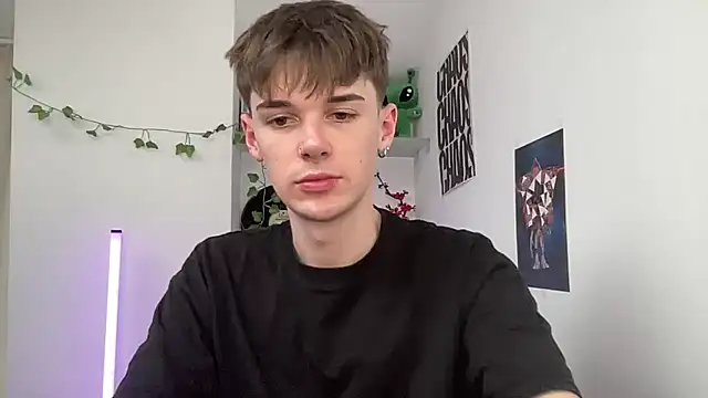 YourMilkyGuy online show from May 15, 2026, 2:13 pm