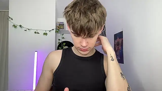 YourMilkyGuy online show from June 16, 2026, 12:52 pm