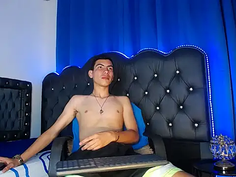 JorgeJohnson  online show from February 8, 2026, 4:38 am