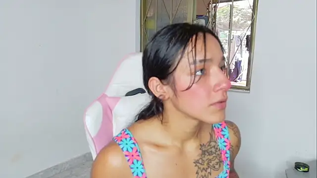 Snapshot of Fit_valkiria chatting on April 23, 2026, 5:59 pm Fit valkiria online show from April 23, 2026, 5:59 pm