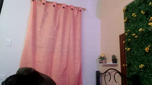 sexiempoderada18 online show from February 8, 2026, 2:20 pm