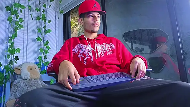 ItsZairen online show from June 20, 2026, 4:26 am