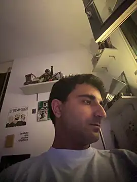Snapshot of elia2711 chatting on May 1, 2026, 2:16 am elia2711 online show from May 1, 2026, 2:16 am