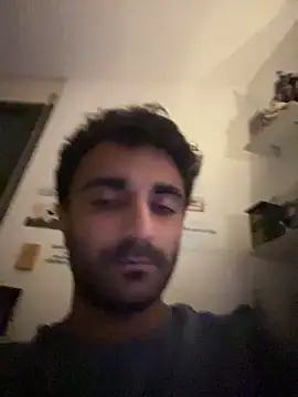 Snapshot of elia2711 chatting on May 8, 2026, 12:05 am elia2711 online show from May 8, 2026, 12:05 am