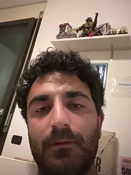 elia2711 online show from June 26, 2026, 7:51 pm