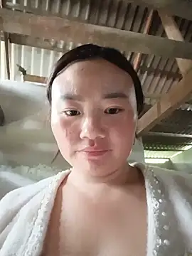 lisn-cute online show from June 9, 2026, 4:13 am