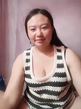 lisn-cute online show from June 9, 2026, 11:05 pm