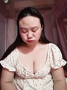 lisn-cute online show from August 7, 2026, 11:40 pm