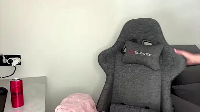 Blonde Pickme online show from February 8, 2026, 9:34 am