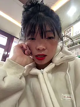 Snapshot of cuty_lusy chatting on March 12, 2026, 5:13 am cuty lusy online show from March 12, 2026, 5:13 am