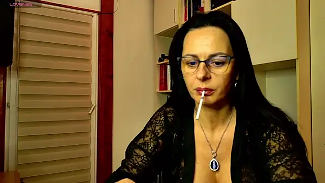 MiriamDelyn online show from February 28, 2026, 6:09 pm