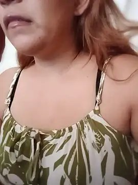Lindagirlcum online show from April 28, 2026, 6:46 pm