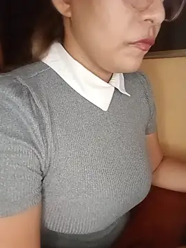 Lindagirlcum online show from May 14, 2026, 4:58 pm