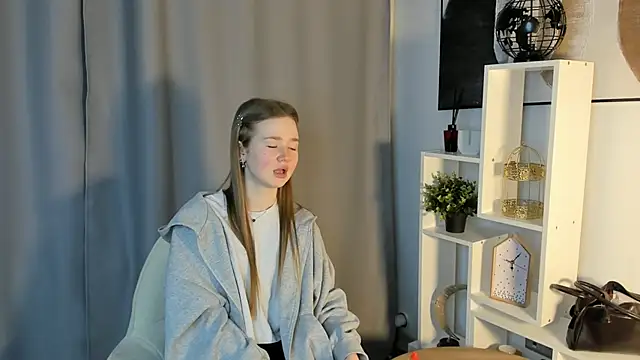 NikolePackham online show from February 8, 2026, 9:23 am