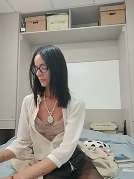 SophiaRemington online show from May 9, 2026, 3:28 pm
