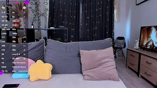 AmyLouWood online show from May 10, 2026, 9:47 am